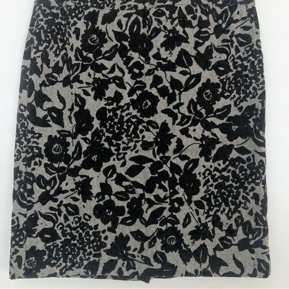 Ann Taylor Black Floral Pencil Skirt Gray Textured Size 10 - Picture 4 of 7